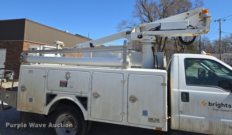 image for item EQ6819 2012 Ford F450 Super Duty bucket truck