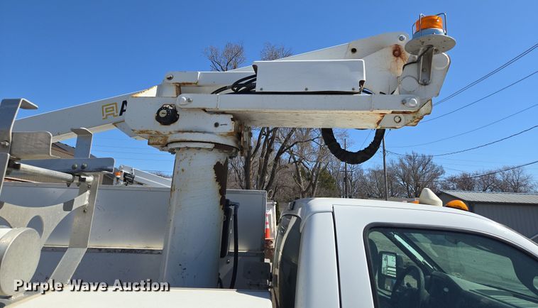 image for item EQ6819 2012 Ford F450 Super Duty bucket truck