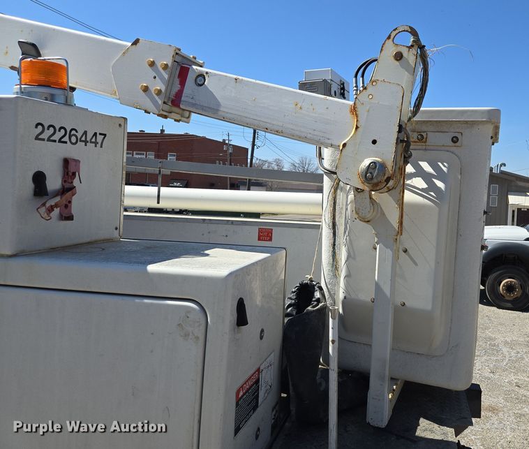 image for item EQ6819 2012 Ford F450 Super Duty bucket truck