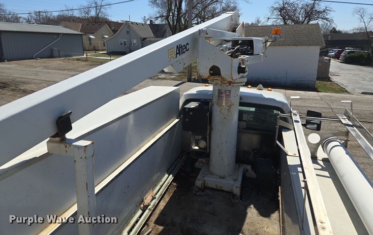 image for item EQ6819 2012 Ford F450 Super Duty bucket truck