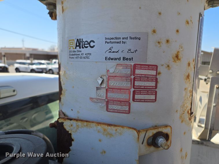 image for item EQ6819 2012 Ford F450 Super Duty bucket truck