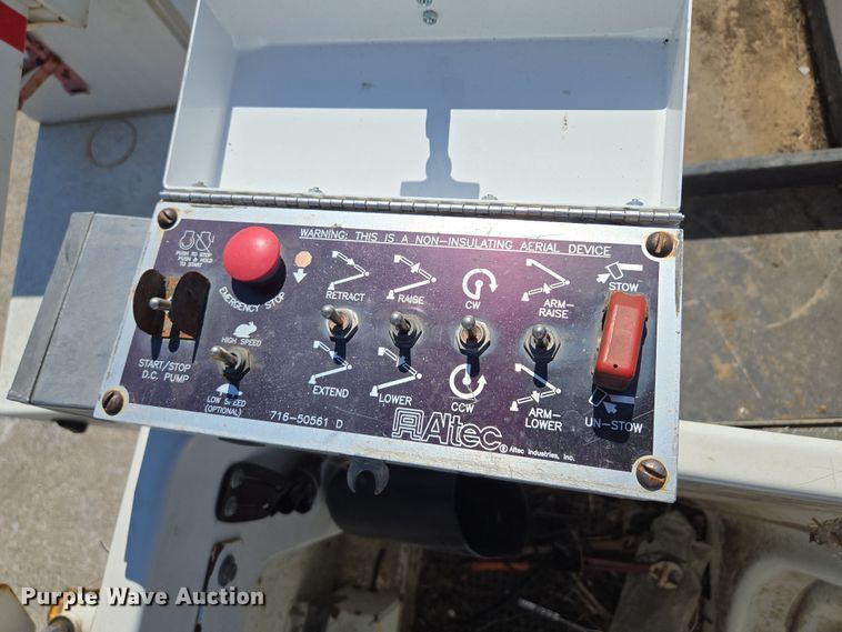 image for item EQ6819 2012 Ford F450 Super Duty bucket truck