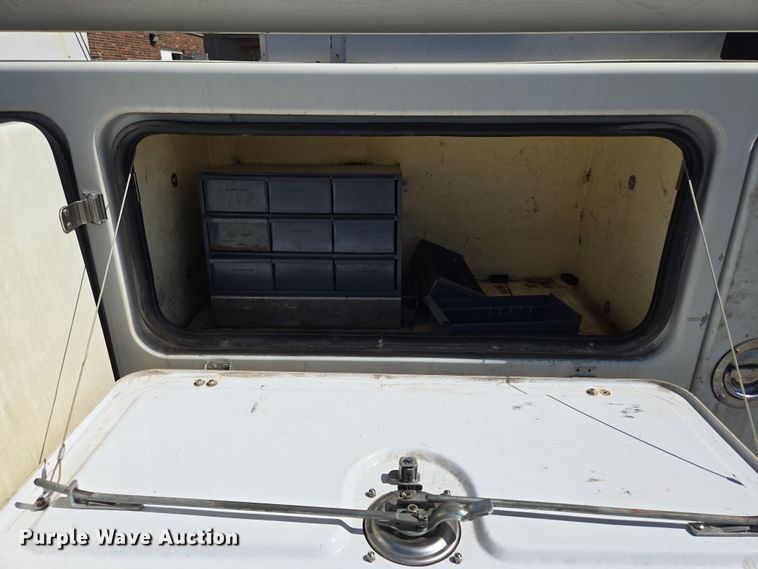 image for item EQ6819 2012 Ford F450 Super Duty bucket truck