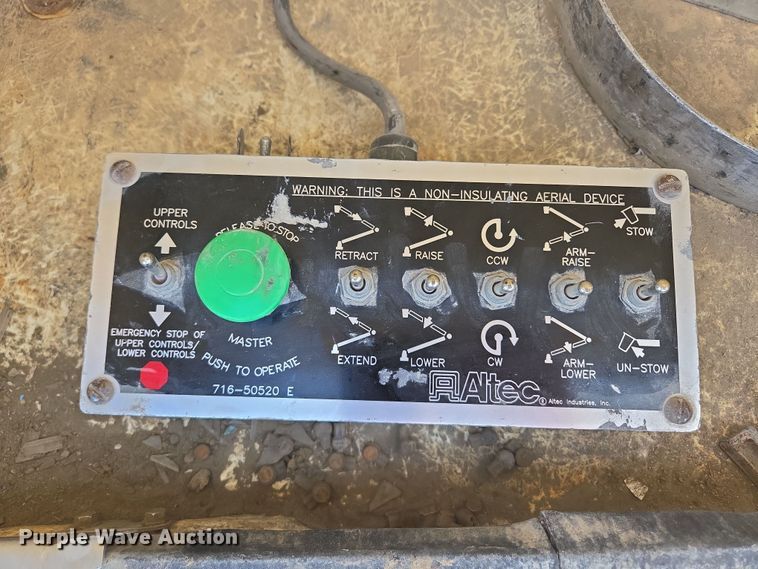 image for item EQ6819 2012 Ford F450 Super Duty bucket truck