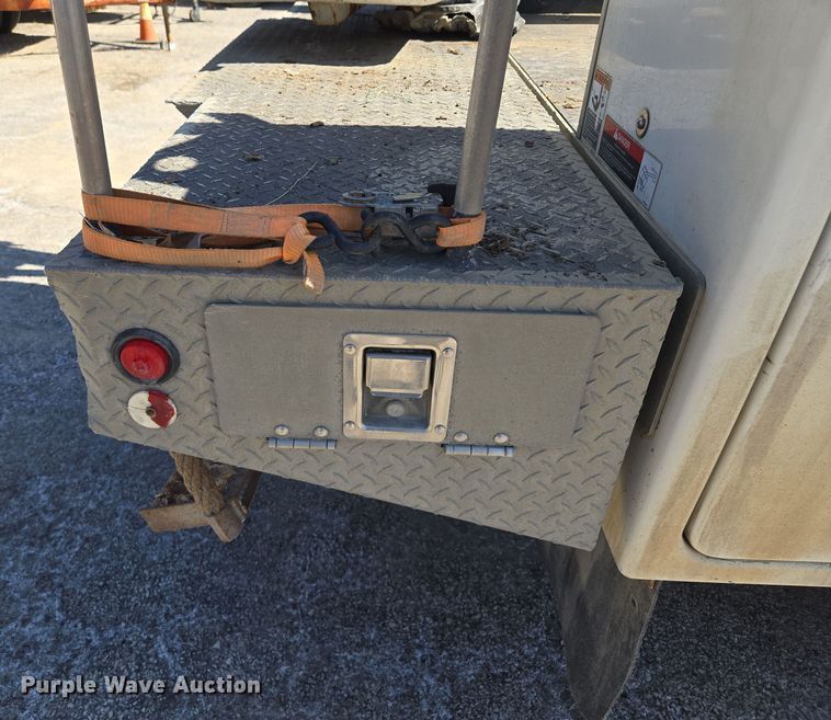 image for item EQ6819 2012 Ford F450 Super Duty bucket truck