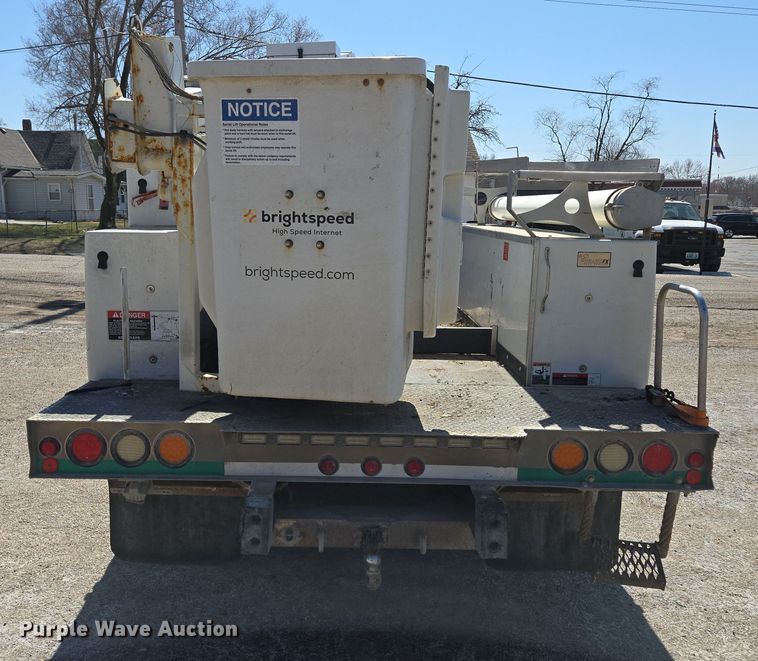 image for item EQ6819 2012 Ford F450 Super Duty bucket truck