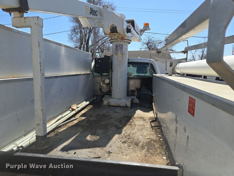 image for item EQ6819 2012 Ford F450 Super Duty bucket truck