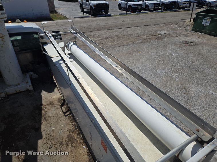 image for item EQ6819 2012 Ford F450 Super Duty bucket truck