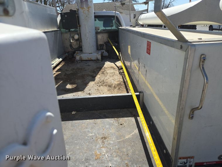 image for item EQ6819 2012 Ford F450 Super Duty bucket truck