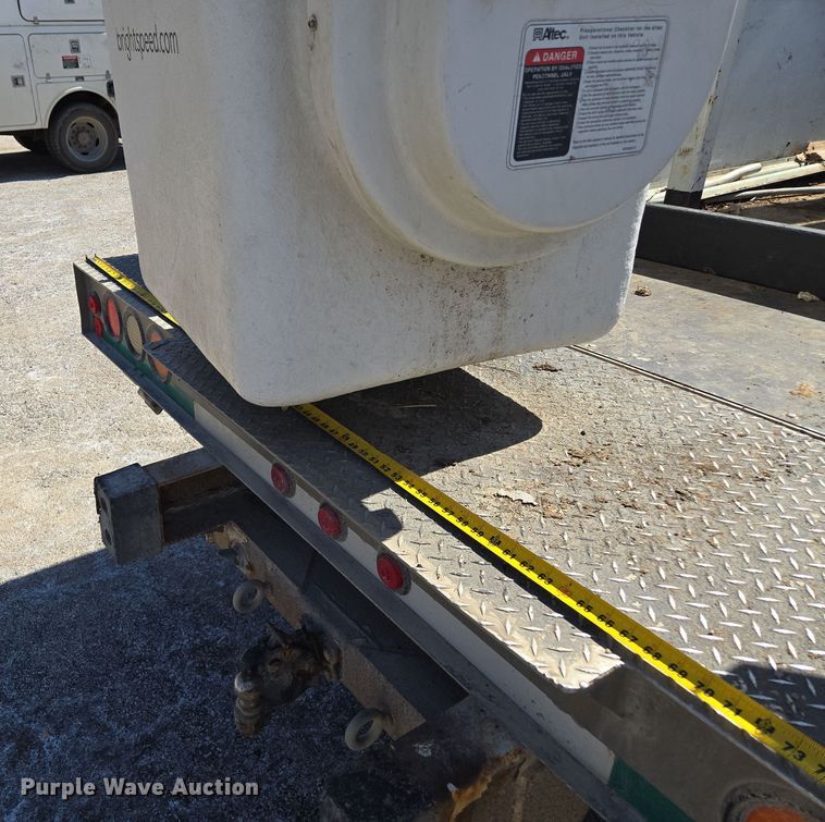 image for item EQ6819 2012 Ford F450 Super Duty bucket truck