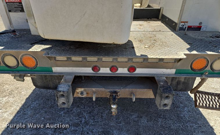 image for item EQ6819 2012 Ford F450 Super Duty bucket truck