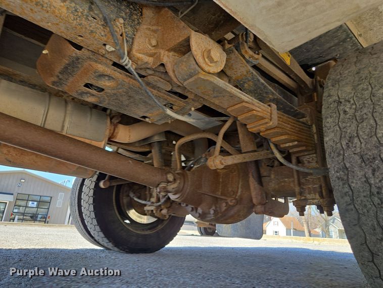 image for item EQ6819 2012 Ford F450 Super Duty bucket truck