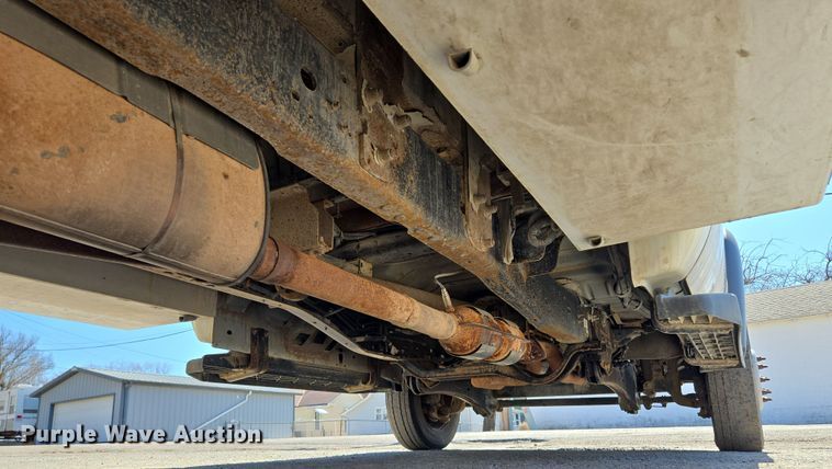 image for item EQ6819 2012 Ford F450 Super Duty bucket truck