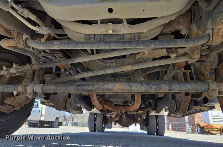 image for item EQ6819 2012 Ford F450 Super Duty bucket truck