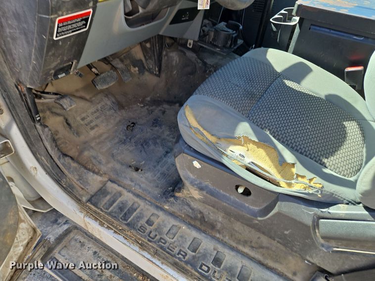 image for item EQ6819 2012 Ford F450 Super Duty bucket truck