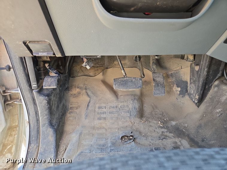 image for item EQ6819 2012 Ford F450 Super Duty bucket truck