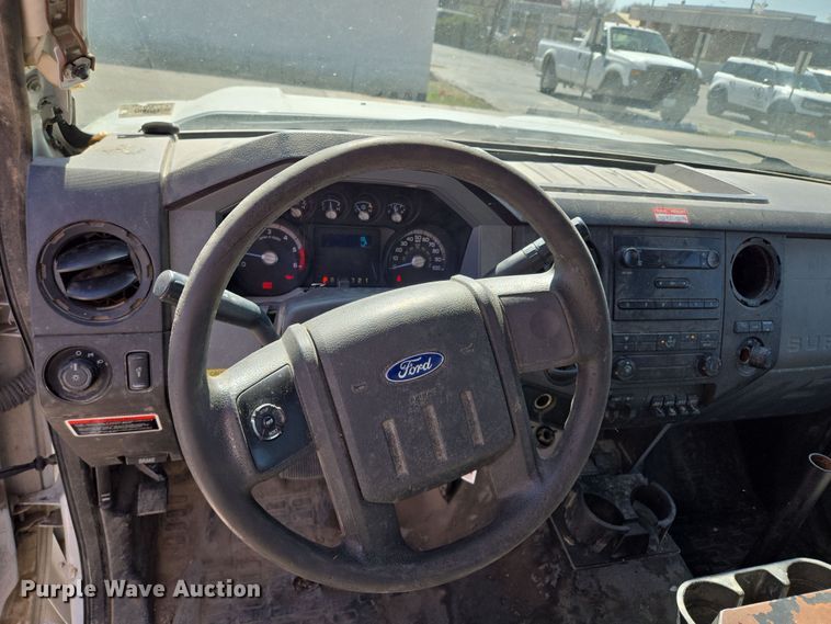 image for item EQ6819 2012 Ford F450 Super Duty bucket truck