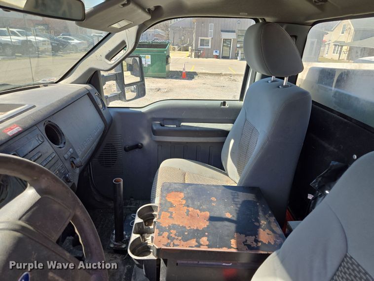 image for item EQ6819 2012 Ford F450 Super Duty bucket truck