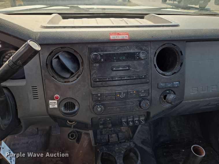 image for item EQ6819 2012 Ford F450 Super Duty bucket truck