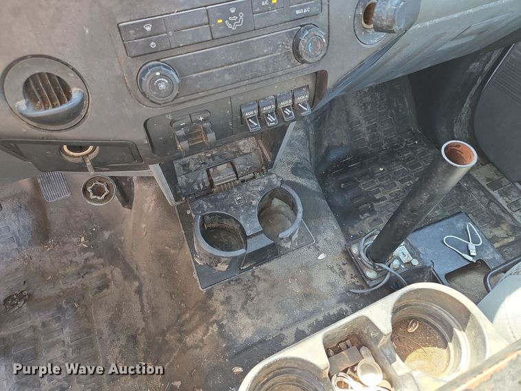 image for item EQ6819 2012 Ford F450 Super Duty bucket truck