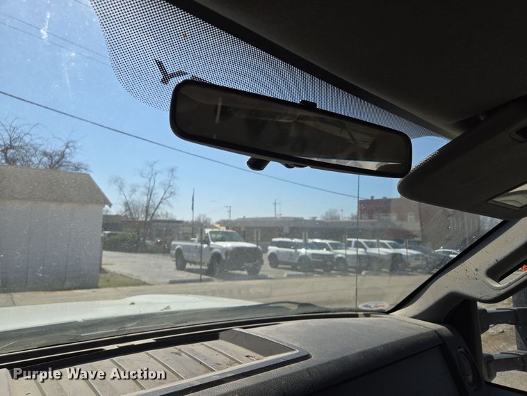 image for item EQ6819 2012 Ford F450 Super Duty bucket truck