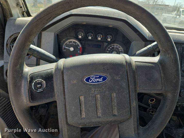 image for item EQ6819 2012 Ford F450 Super Duty bucket truck