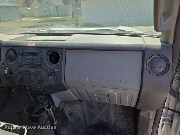 image for item EQ6819 2012 Ford F450 Super Duty bucket truck