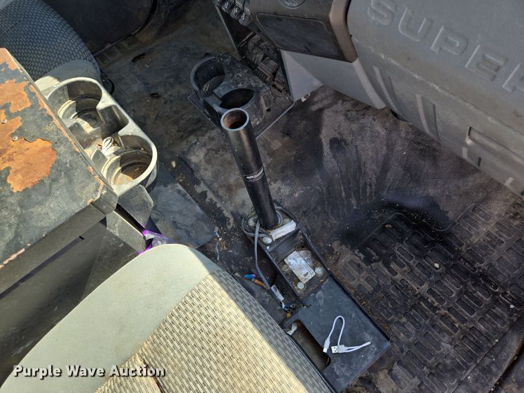 image for item EQ6819 2012 Ford F450 Super Duty bucket truck