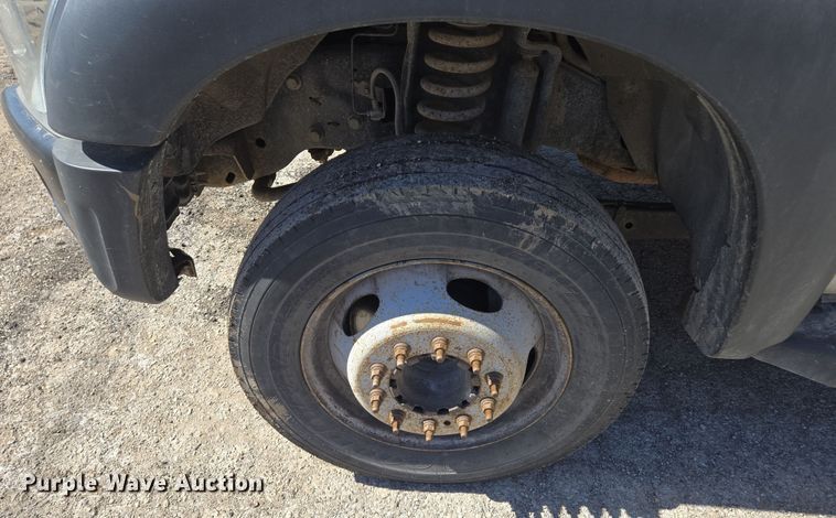 image for item EQ6819 2012 Ford F450 Super Duty bucket truck