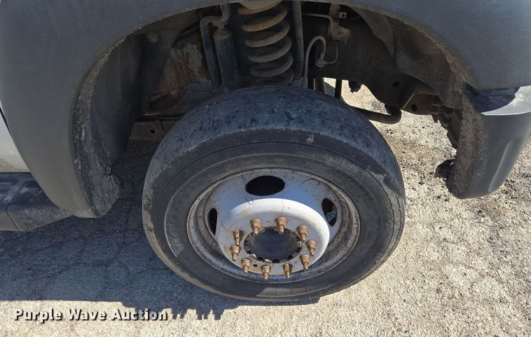 image for item EQ6819 2012 Ford F450 Super Duty bucket truck