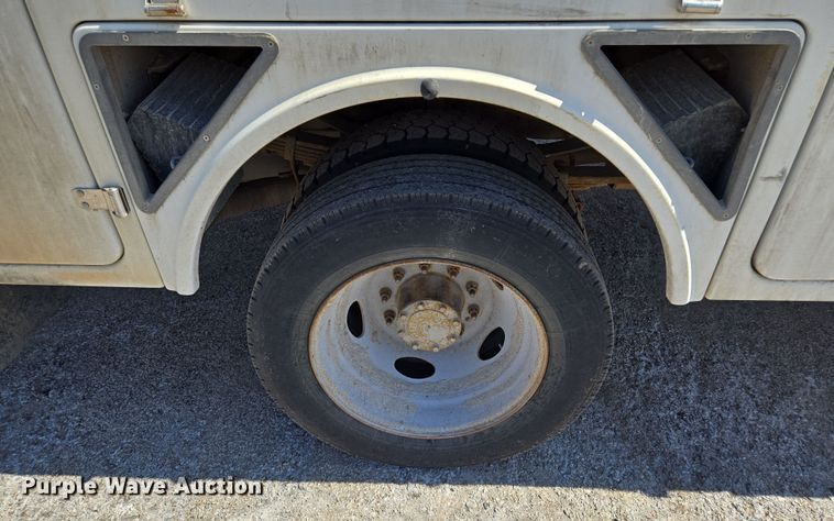 image for item EQ6819 2012 Ford F450 Super Duty bucket truck