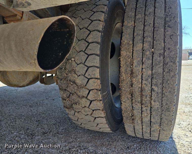 image for item EQ6819 2012 Ford F450 Super Duty bucket truck