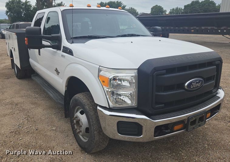 image for item ER5421 2013 Ford F350 Super Duty Crew Cab utility bed pickup truck
