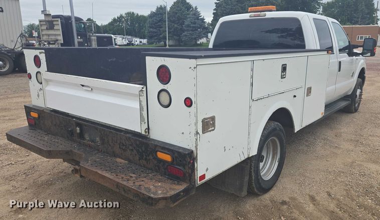 image for item ER5421 2013 Ford F350 Super Duty Crew Cab utility bed pickup truck