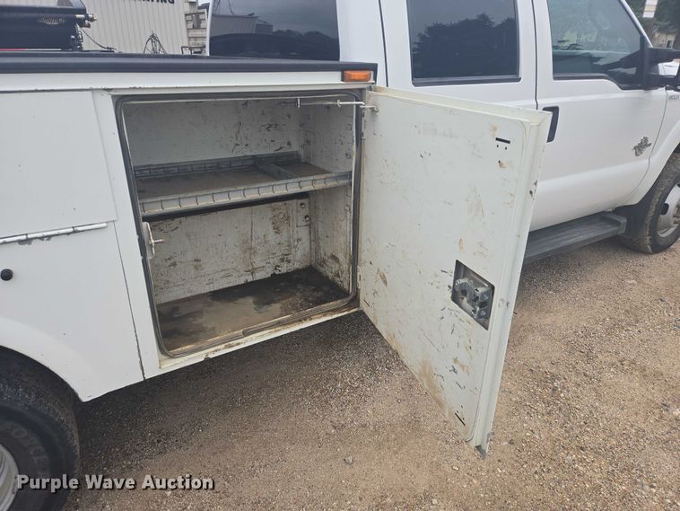 image for item ER5421 2013 Ford F350 Super Duty Crew Cab utility bed pickup truck
