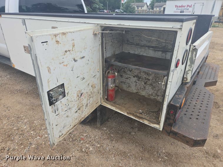 image for item ER5421 2013 Ford F350 Super Duty Crew Cab utility bed pickup truck