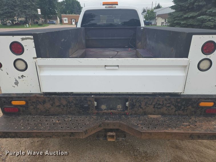 image for item ER5421 2013 Ford F350 Super Duty Crew Cab utility bed pickup truck