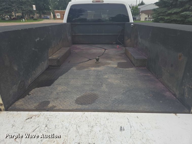 image for item ER5421 2013 Ford F350 Super Duty Crew Cab utility bed pickup truck