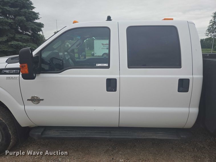 image for item ER5421 2013 Ford F350 Super Duty Crew Cab utility bed pickup truck