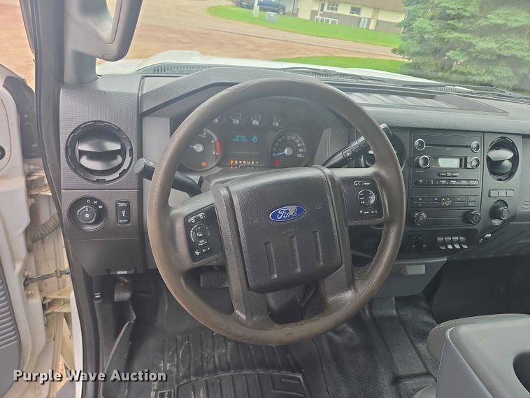 image for item ER5421 2013 Ford F350 Super Duty Crew Cab utility bed pickup truck