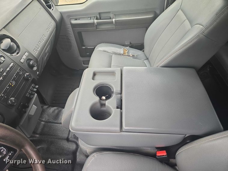 image for item ER5421 2013 Ford F350 Super Duty Crew Cab utility bed pickup truck