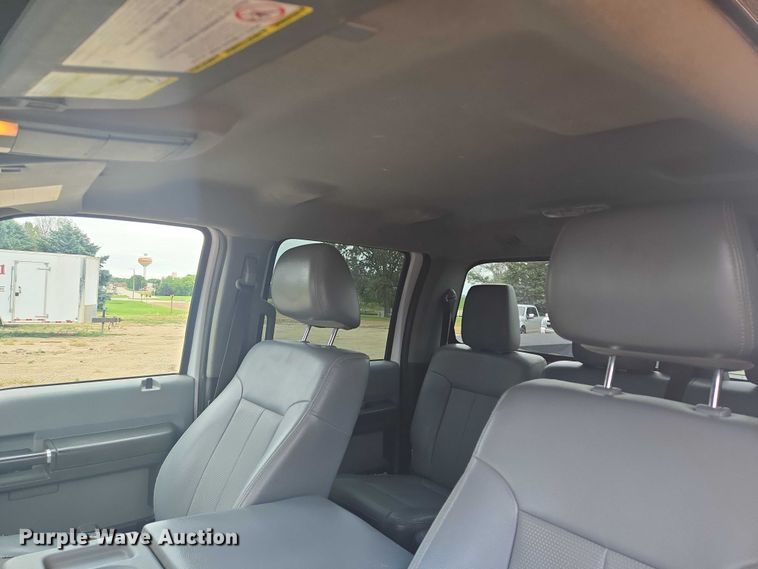 image for item ER5421 2013 Ford F350 Super Duty Crew Cab utility bed pickup truck