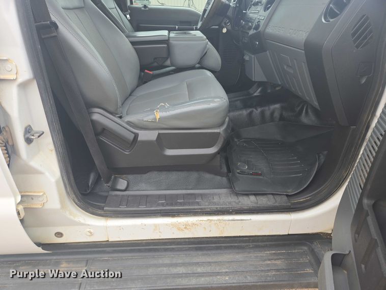 image for item ER5421 2013 Ford F350 Super Duty Crew Cab utility bed pickup truck
