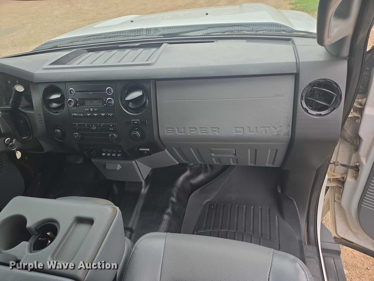 image for item ER5421 2013 Ford F350 Super Duty Crew Cab utility bed pickup truck