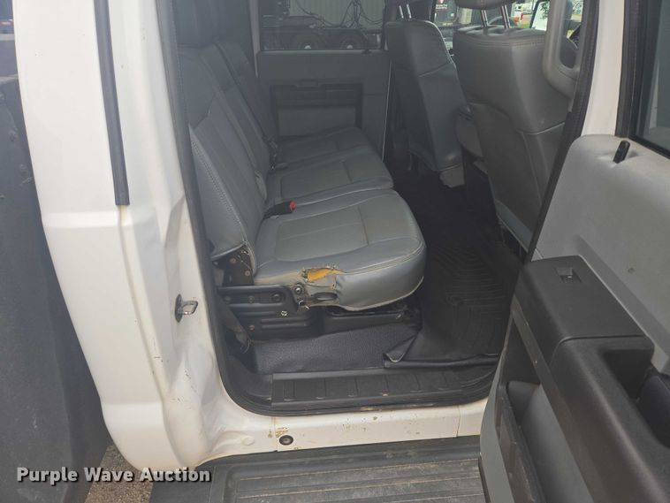 image for item ER5421 2013 Ford F350 Super Duty Crew Cab utility bed pickup truck