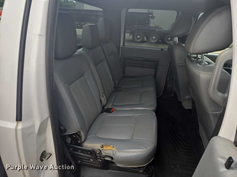 image for item ER5421 2013 Ford F350 Super Duty Crew Cab utility bed pickup truck