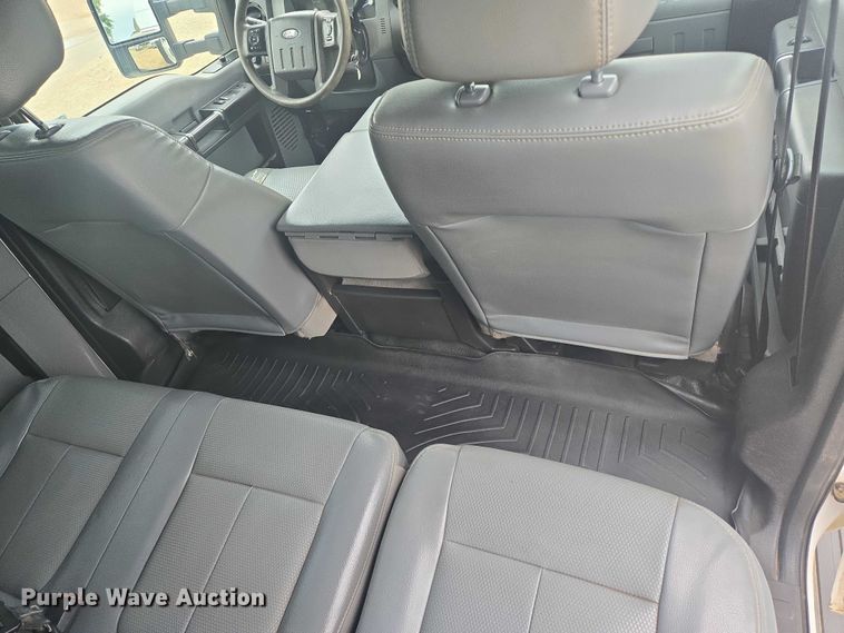 image for item ER5421 2013 Ford F350 Super Duty Crew Cab utility bed pickup truck