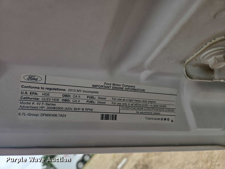 image for item ER5421 2013 Ford F350 Super Duty Crew Cab utility bed pickup truck