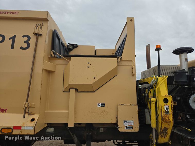 image for item ER5423 2014 Peterbilt 320 refuse truck