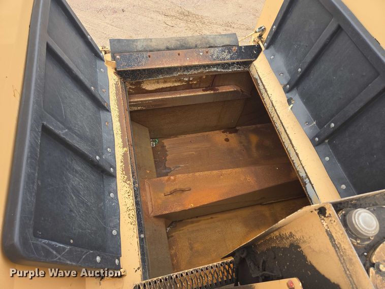 image for item ER5423 2014 Peterbilt 320 refuse truck